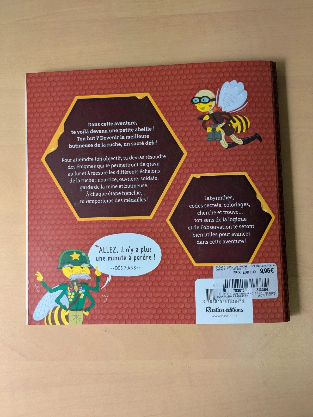 Libro de juego de escape en el corazón de la colmena – photo 2